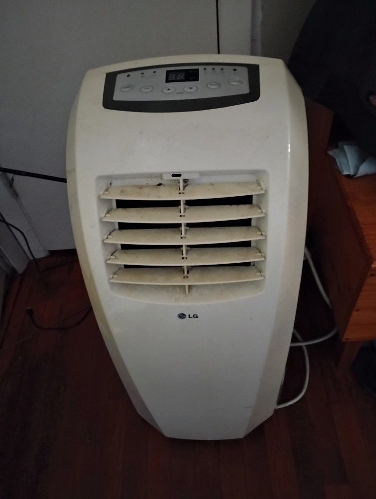 LG 9000 BTU Stand Up Digital Ac