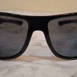 STYLISH BLACK WRAPAROUND SUNGLASSES 