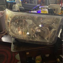 Toyota Right Side Headlight