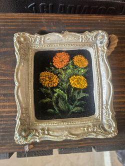 Vintage Ornate Destressed White & Gold Tone Decorative Frame Artwork