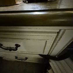 Elegant Vintage Bedroom Set