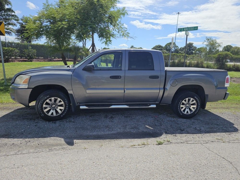 2007 Mitsubishi Raider
