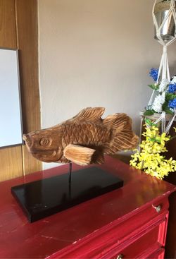 Wood fish mount