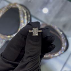 Yellow gold 3ct Radiant Engagement Ring