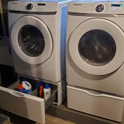 Samsung Washer & Dryer With Pedestals