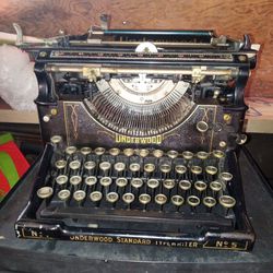 1917 Underwood Typewriter