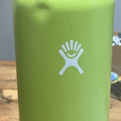 Hydro Flask water Bottle 40 Ounces Green 