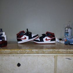 Air Jordan 1 Chicago (Worn Twice)