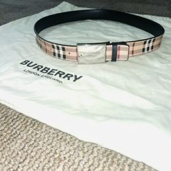 NEAR NEW BURBERRY Signature Check Pattern BELT ( Fits size 32 34 36 38 )