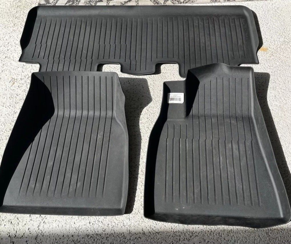 Tesla Model Y All Weather Floor Mat Set