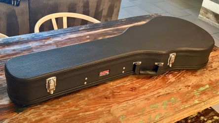 Gator Hard-Shell Wood Case for Les Paul Style Guitars – Like New