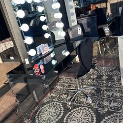 Vanity With Folder Mirror