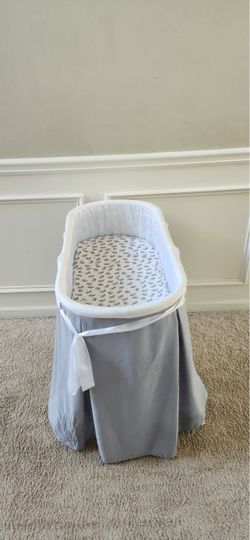 Baby Bassinet with Gray Skirt and Fitted Sheet