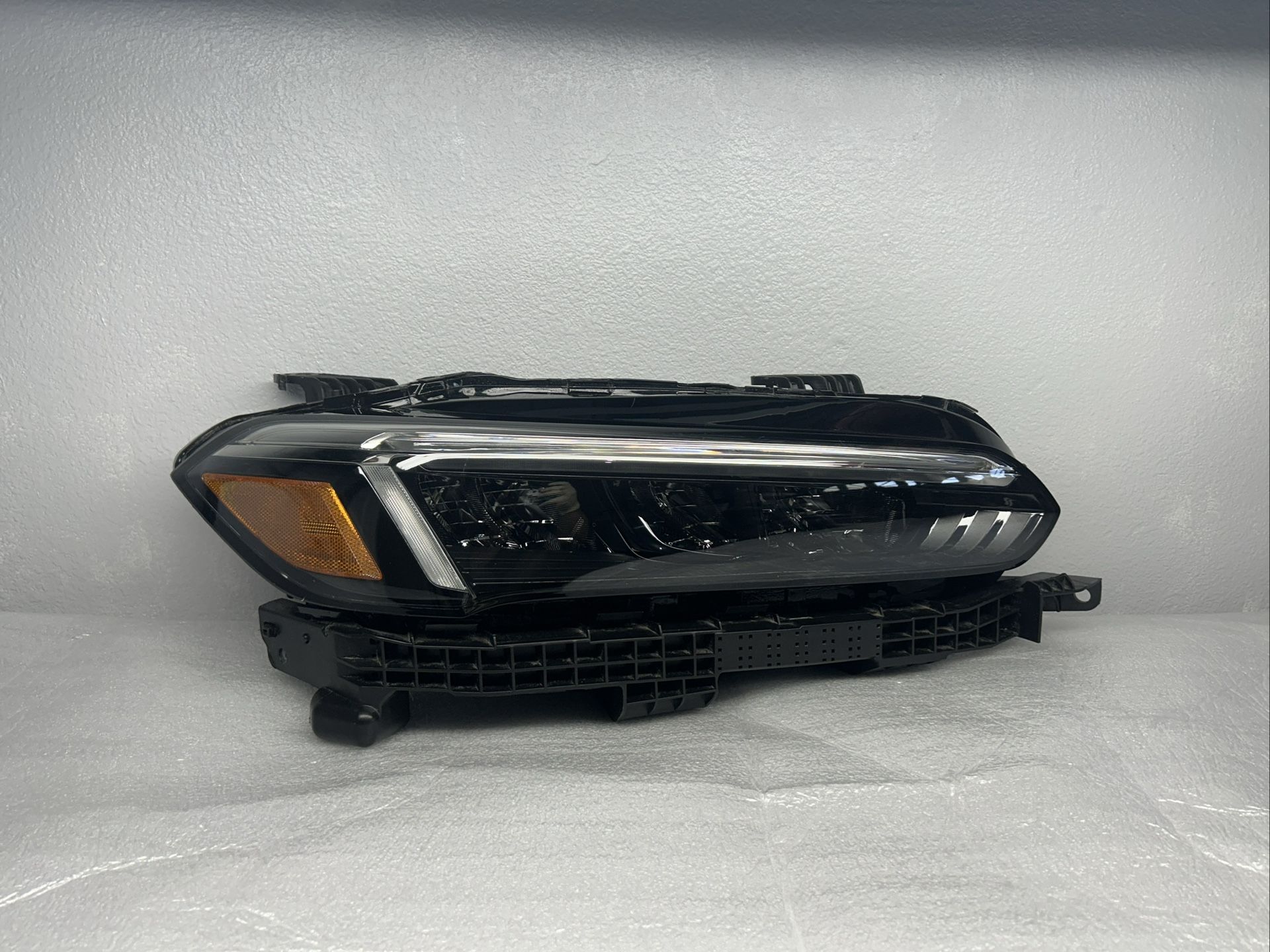 22-24 Honda Civic Passenger Side RT LED Headlight Smoked Len OEM