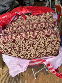 6 Chair Cushions. FREE