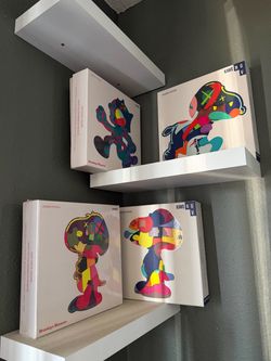 Brooklyn Museum KAWS Art Jigsaw Puzzle 1000 pieces