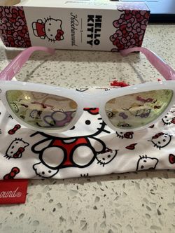 Brand New hello Kitty Kids Sunglasses 