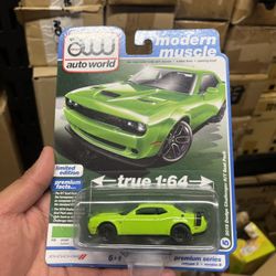 Auto World 1:64 Dodge Challenger RT Scat Pack 2019 Sublime