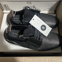 A New Day Black Mesh Sneakers  Women New With Tags