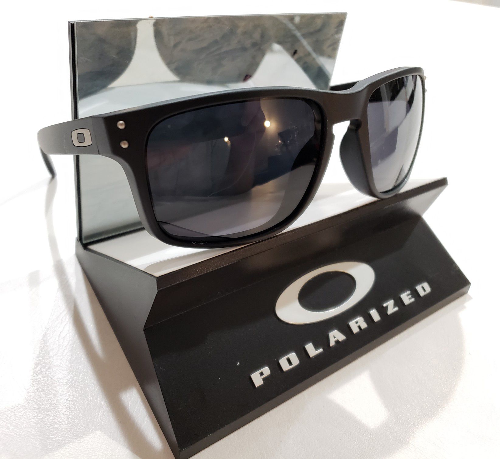Oakley Holbrook Sunglasses Matte Black / Gray Polarized 9102-02 USA 55-18