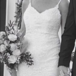 Elegant Lace Wedding Dress With Veil Included 