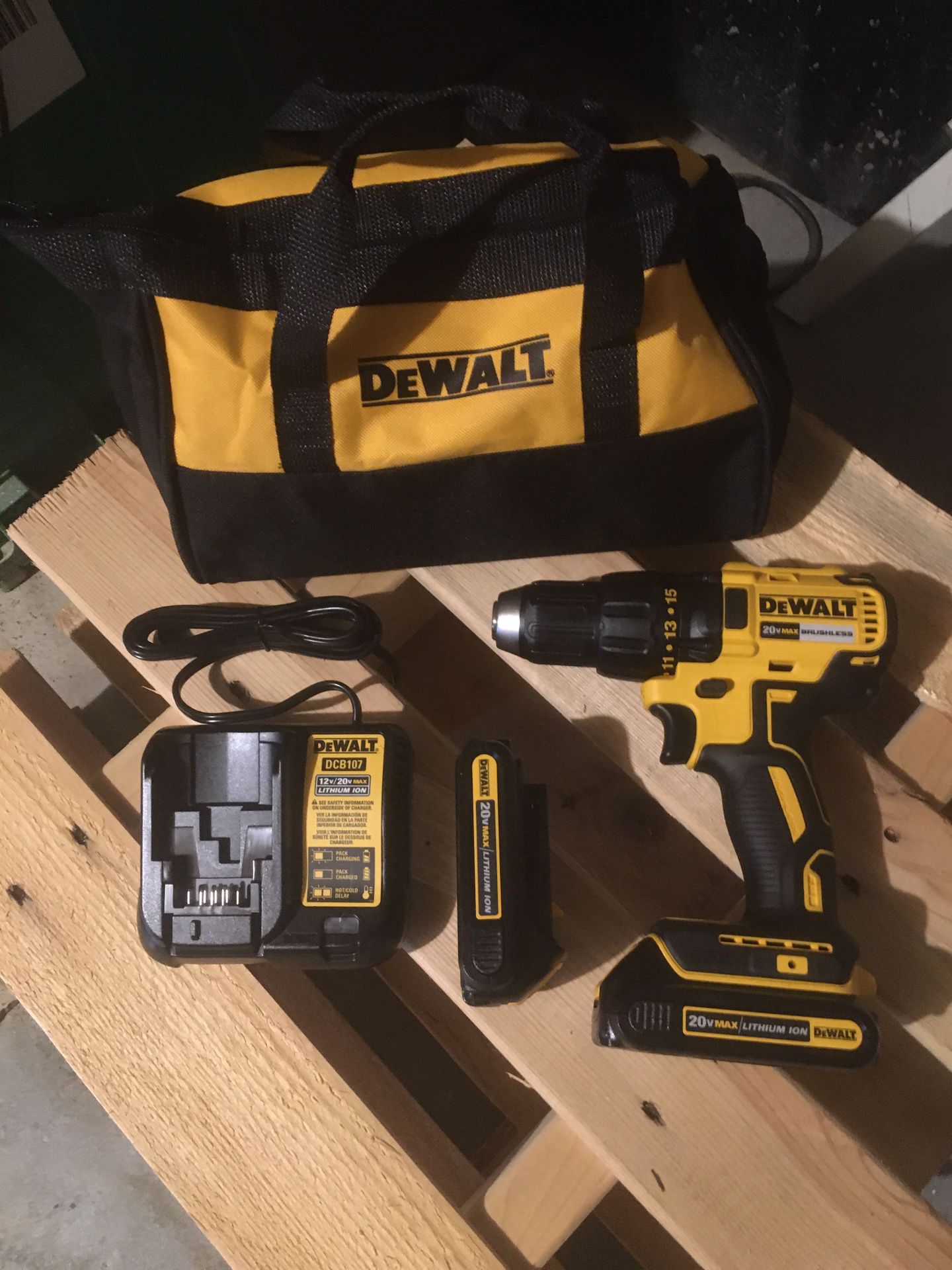 Dewalt 20-Volt Max Lithium Ion (Li-Ion) 1/2-In Cordless Brushless Drill Battery Included Soft case brand new