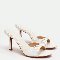 Kitten heels