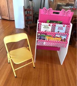 Kids Disney Minnie Mouse Easel and Bookcase