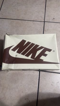 Travis Scott Reverse Mochas Size 8