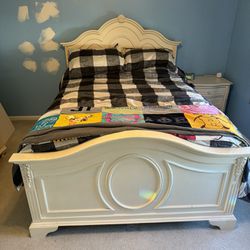 Young Adult Bedroom Set