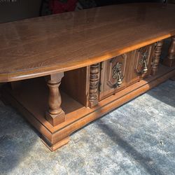 Vintage coffee table, well taken care of!