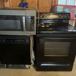 Great Stove, Dishwasher, And microwave Black