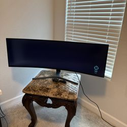 Samsung 49” Curved Gaming Monitor (C49RG90SSN) – Like New – $650