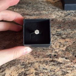VVS1 engagement ring moissanite 1 carrot