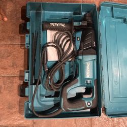 Makita Combination Hammer 