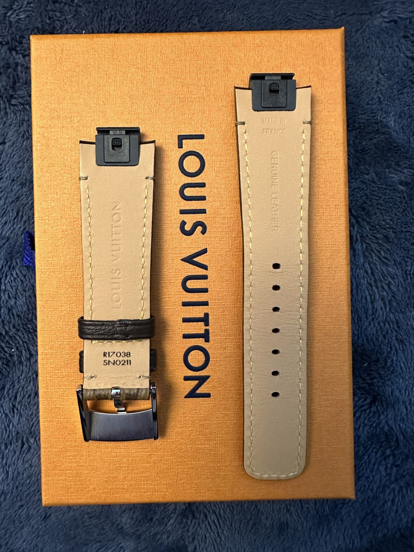 LV Louis Vuitton Tambour Horizon Light Up Connected Watch In Black With  Strap for Sale in Lake Forest, CA - OfferUp