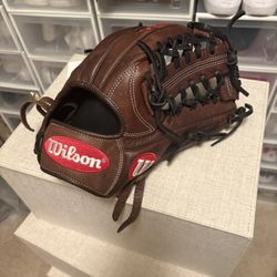 Wilson A1000 12.5 Baseball Glove 