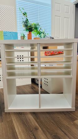 IKEA shelf - Kallax Unit with 4 shelf inserts