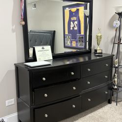 Queen Bedroom Set