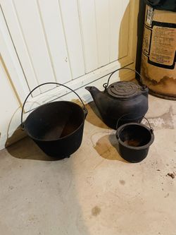 Antique Cast Iron Kettles (3)