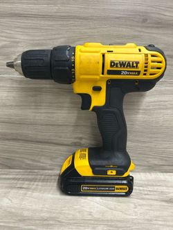 DeWalt DCD771 20V MAX Cordless 1/2" Drill Driver and 1.5Ah Battery (PO1024882)