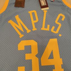 Lakers Classic Jersey for Sale in Houston, TX - OfferUp