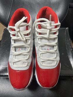 Jordan 11 cherry size 10.5
