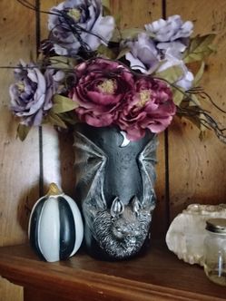 Bat vase
