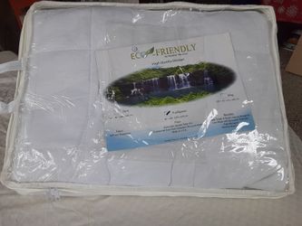 Eco Friendly High Quality Blanket. White 100% cotton. Brand new in package. Must pick up. $15 each or two for $25