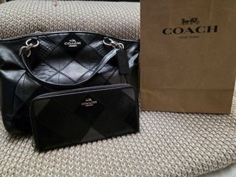 Coach Purse With Matching Wallet