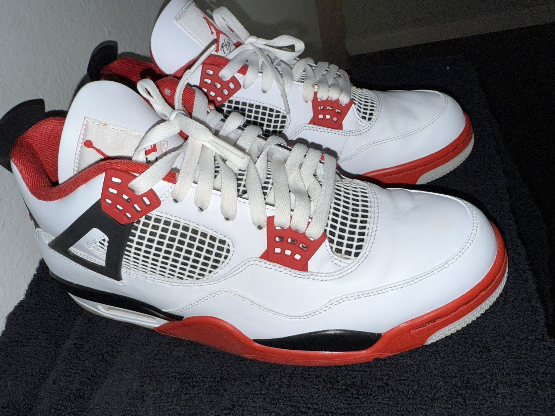 Jordan 4 Fire Red Size 13