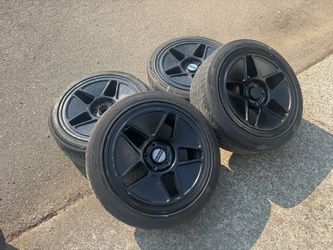 Achtung Wheels with 225/45ZR18 Hankook Tires
