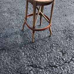 24 inch antique stool