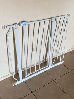 Regalo Pet Products Metal Dog Gate with Walk-Through 30” Height / 30” or 36” Length